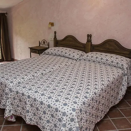 Aparthotel Rural 12 Canos 2*